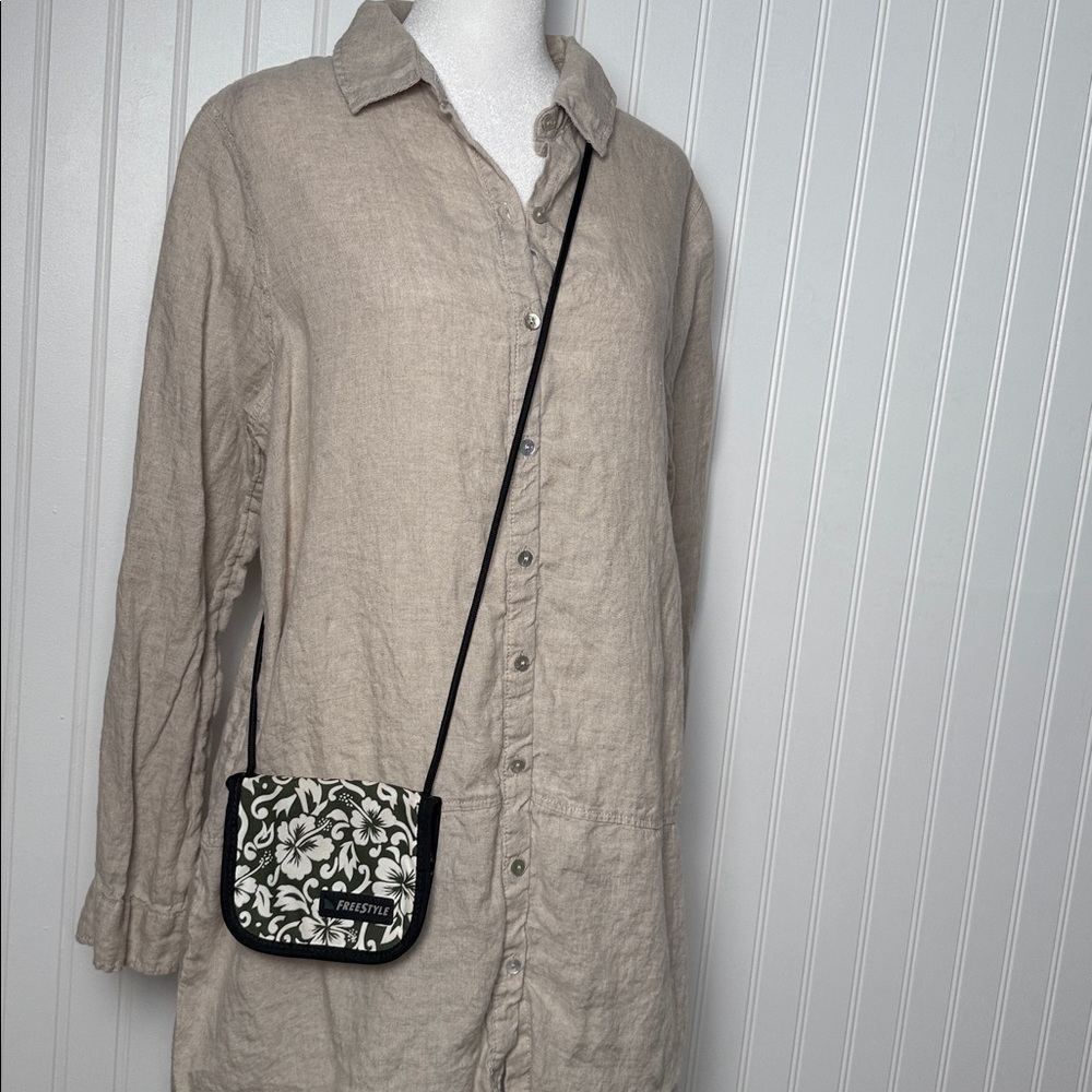 Crossbody wallet  - Green and Cream